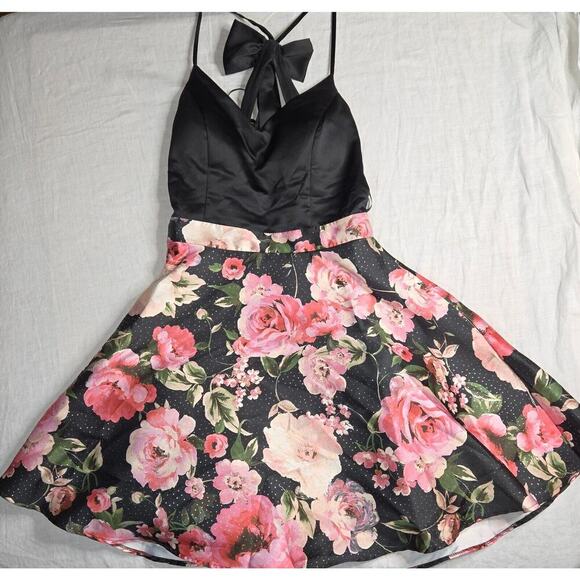 City Triangles Backless Formal Dress Juniors‎ 11 Black Pink Floral Skirt Flare - Picture 1 of 16